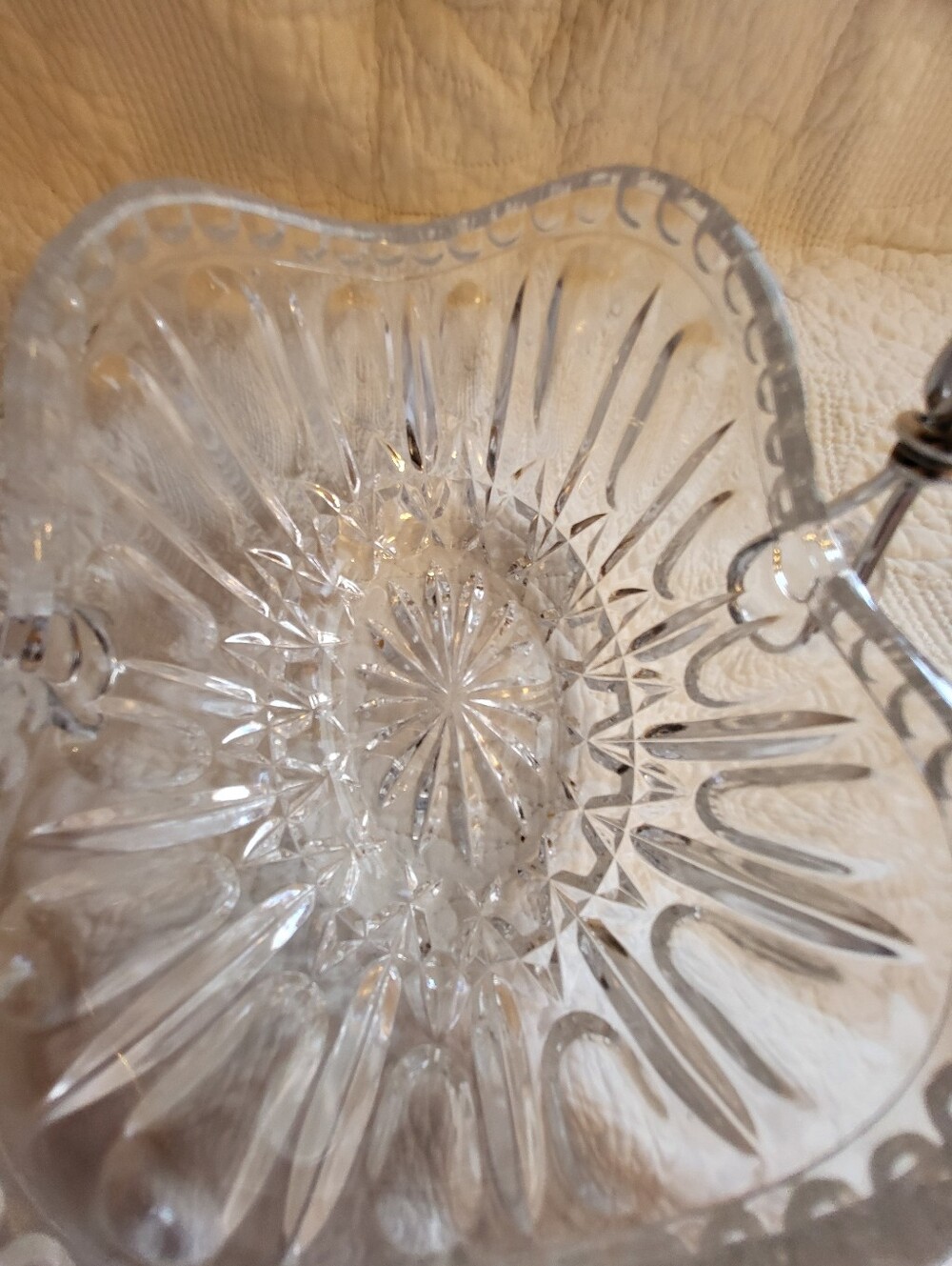 Cut Crystal 7 x 5.75 x 5 In.Basket with Silver-Tone Split Handle - Picture 5 of 8